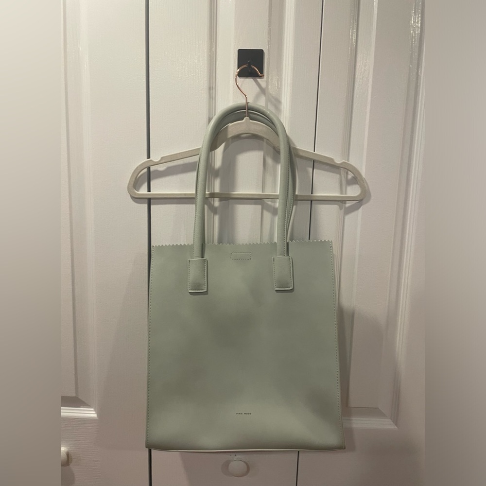 2 in 1 green pastel totebag with shoulder bag included